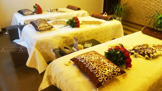 汗蒸房(fáng)內(nèi)美(měi)容床