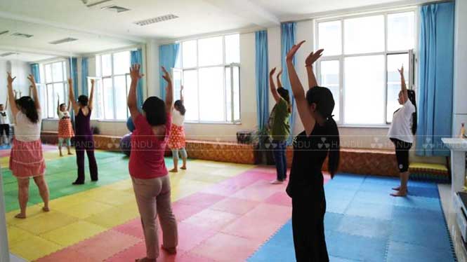 汗蒸前的(de)健康操