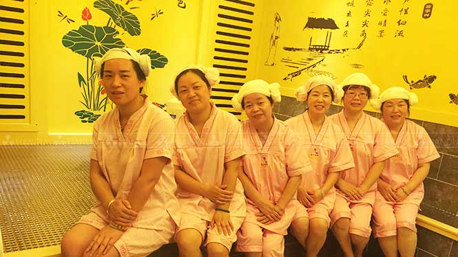 荷塘月(yuè)色汗蒸房(fáng)